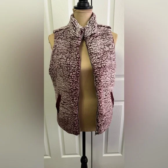 Altar'd State Burgundy Puffer Vest- Reversible - Picture 4 of 7